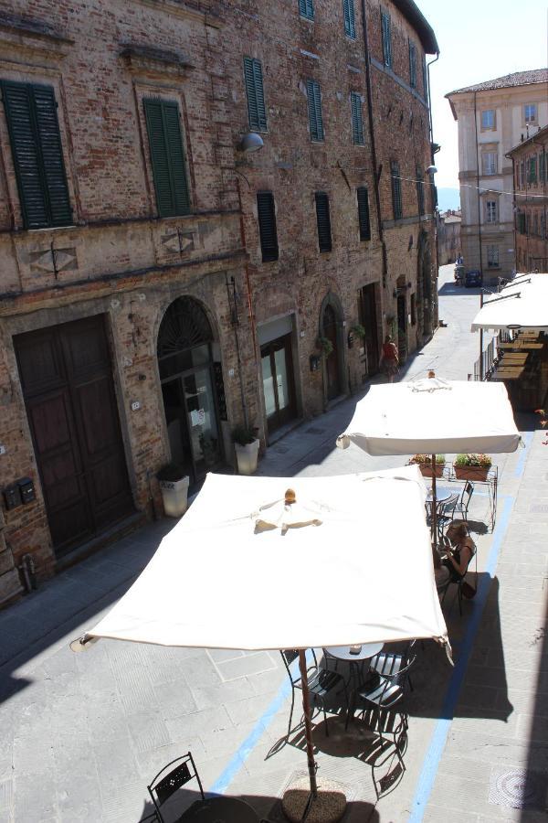 Palazzo Bufalari Appartamento In Centro Storico Città della Pieve Extérieur photo